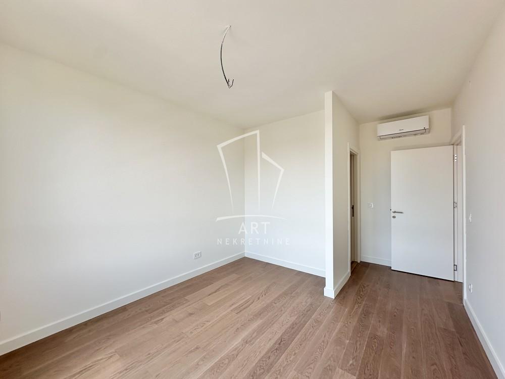 Stan na prodaju u Beogradu, Beograd na vodi, trosoban, 76m2, cena 320000 evra