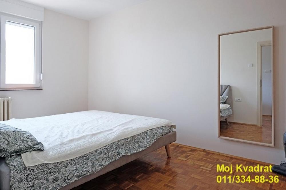 Stan na prodaju u Beogradu, Saobraćajni fakultet, dvosoban, 66m2, cena 186000 evra