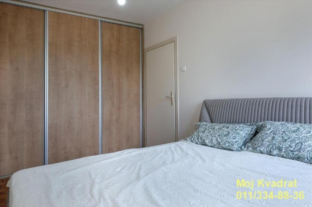 Stan na prodaju u Beogradu, Saobraćajni fakultet, dvosoban, 66m2, cena 186000 evra