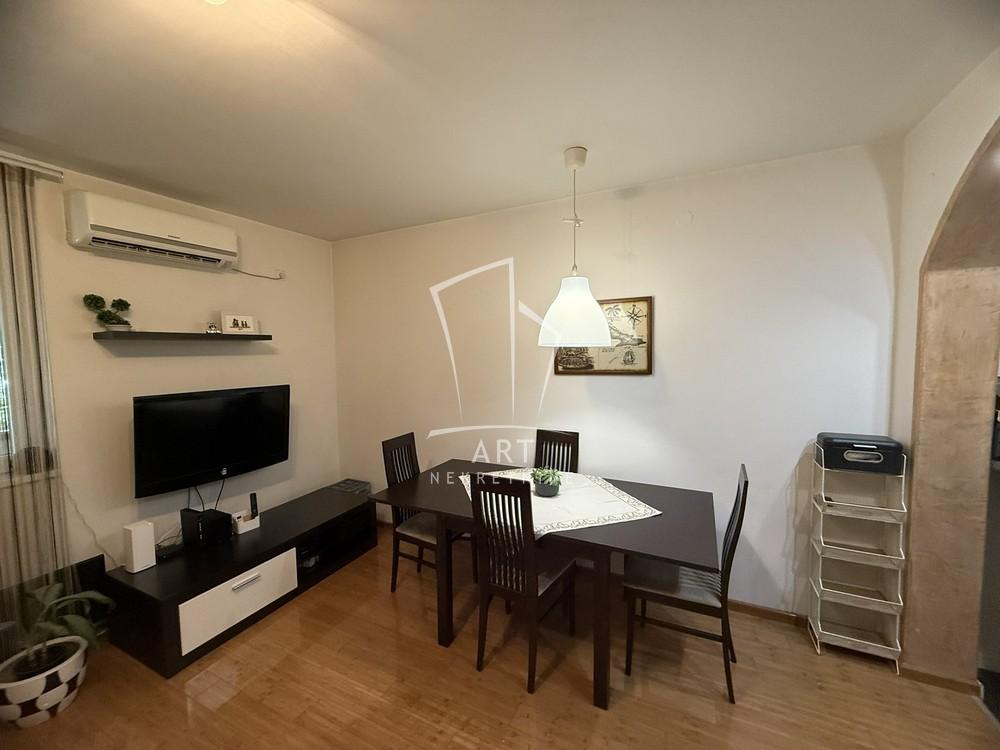Stan na prodaju u Beogradu, Zemun, dvosoban, 52m2, cena 119000 evra