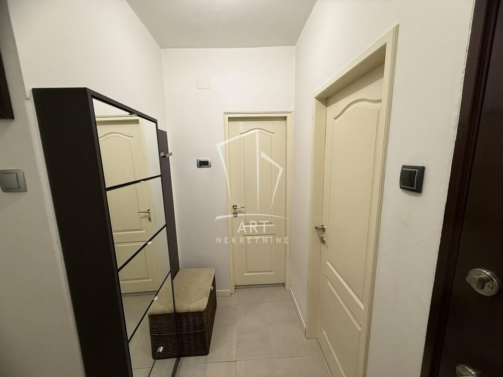 Stan na prodaju u Beogradu, Zemun, dvosoban, 52m2, cena 119000 evra