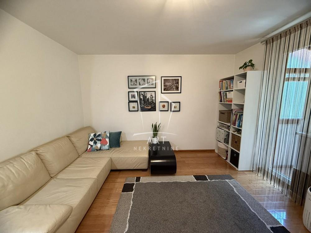Stan na prodaju u Beogradu, Zemun, dvosoban, 52m2, cena 119000 evra