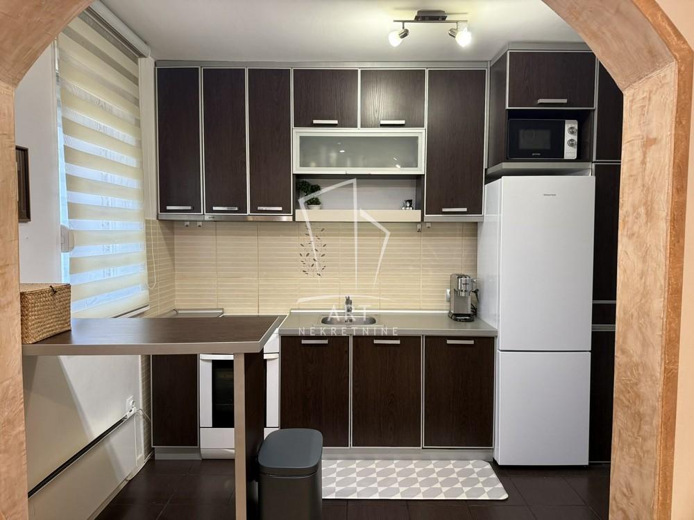 Stan na prodaju u Beogradu, Zemun, dvosoban, 52m2, cena 119000 evra