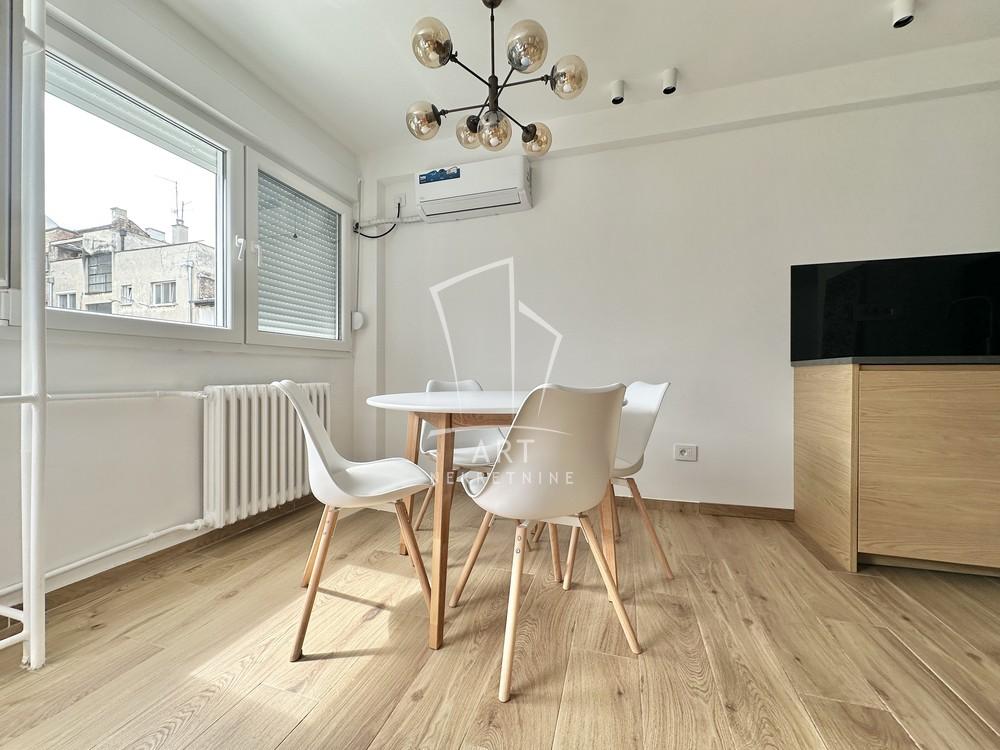 Stan na prodaju u Beogradu, Savski venac, dvosoban, 55m2, cena 220000 evra