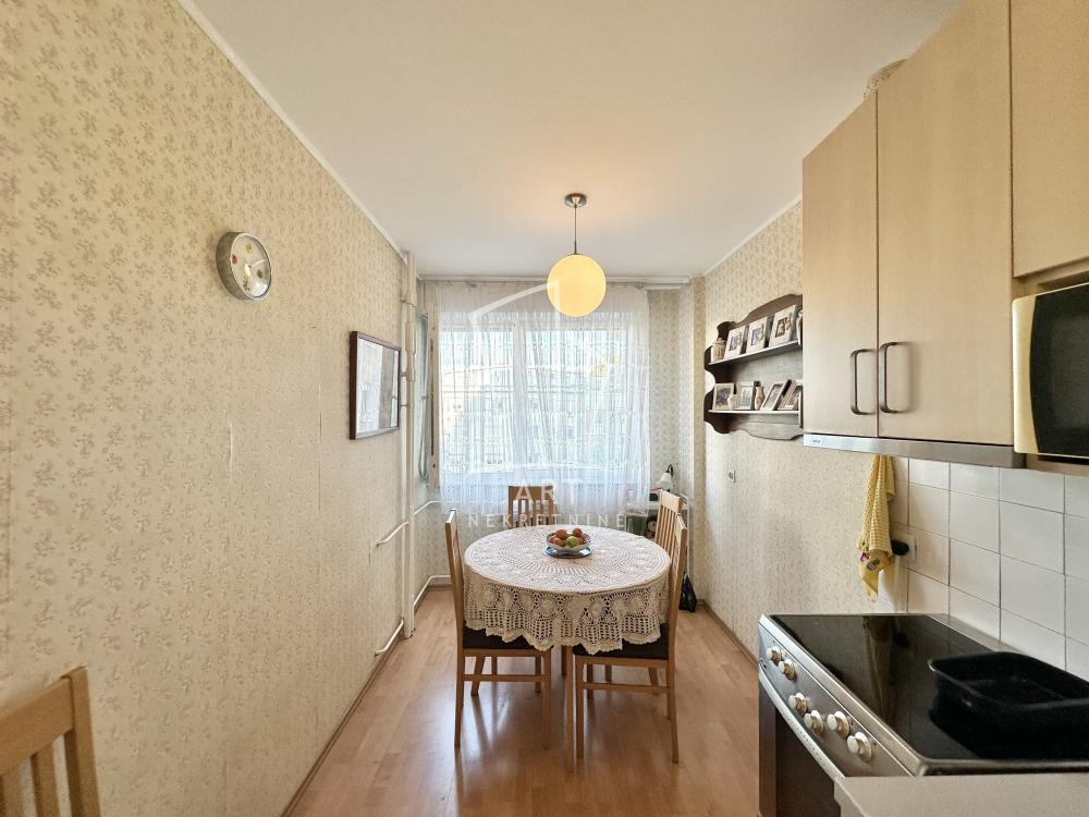 Stan na prodaju u Beogradu, Stari grad, dvoiposoban, 63m2, cena 320000 evra