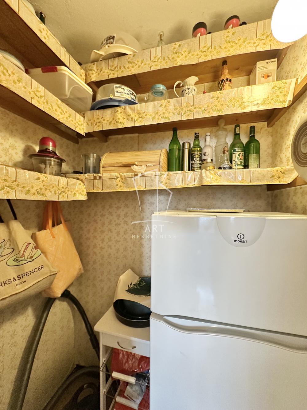 Stan na prodaju u Beogradu, Stari grad, dvoiposoban, 63m2, cena 320000 evra