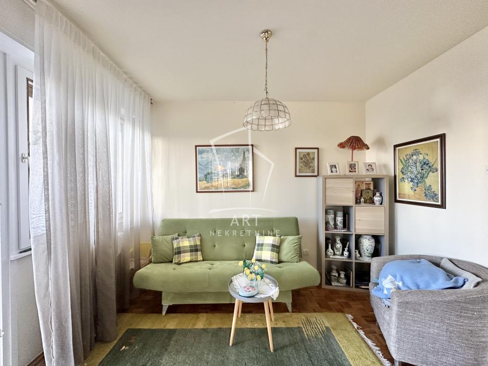 Stan na prodaju u Beogradu, Stari grad, dvoiposoban, 63m2, cena 320000 evra