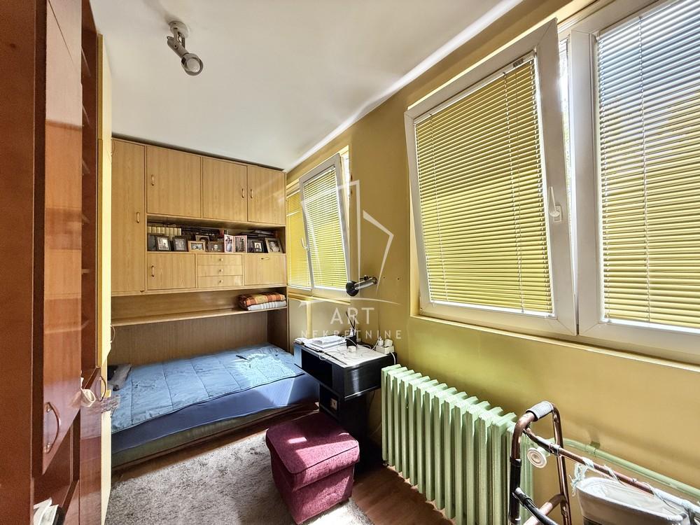 Stan na prodaju u Beogradu, Kanarevo brdo, dvoiposoban, 62m2, cena 150000 evra