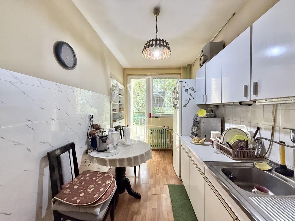 Stan na prodaju u Beogradu, Kanarevo brdo, dvoiposoban, 62m2, cena 150000 evra