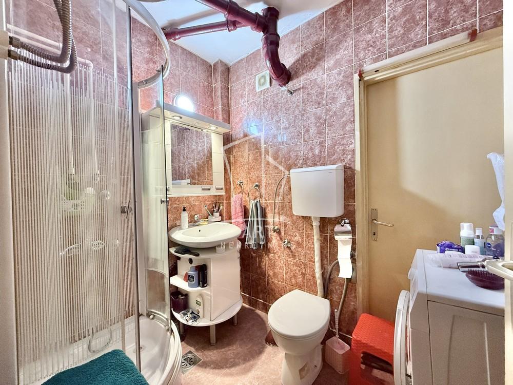 Stan na prodaju u Beogradu, Kanarevo brdo, dvoiposoban, 62m2, cena 150000 evra