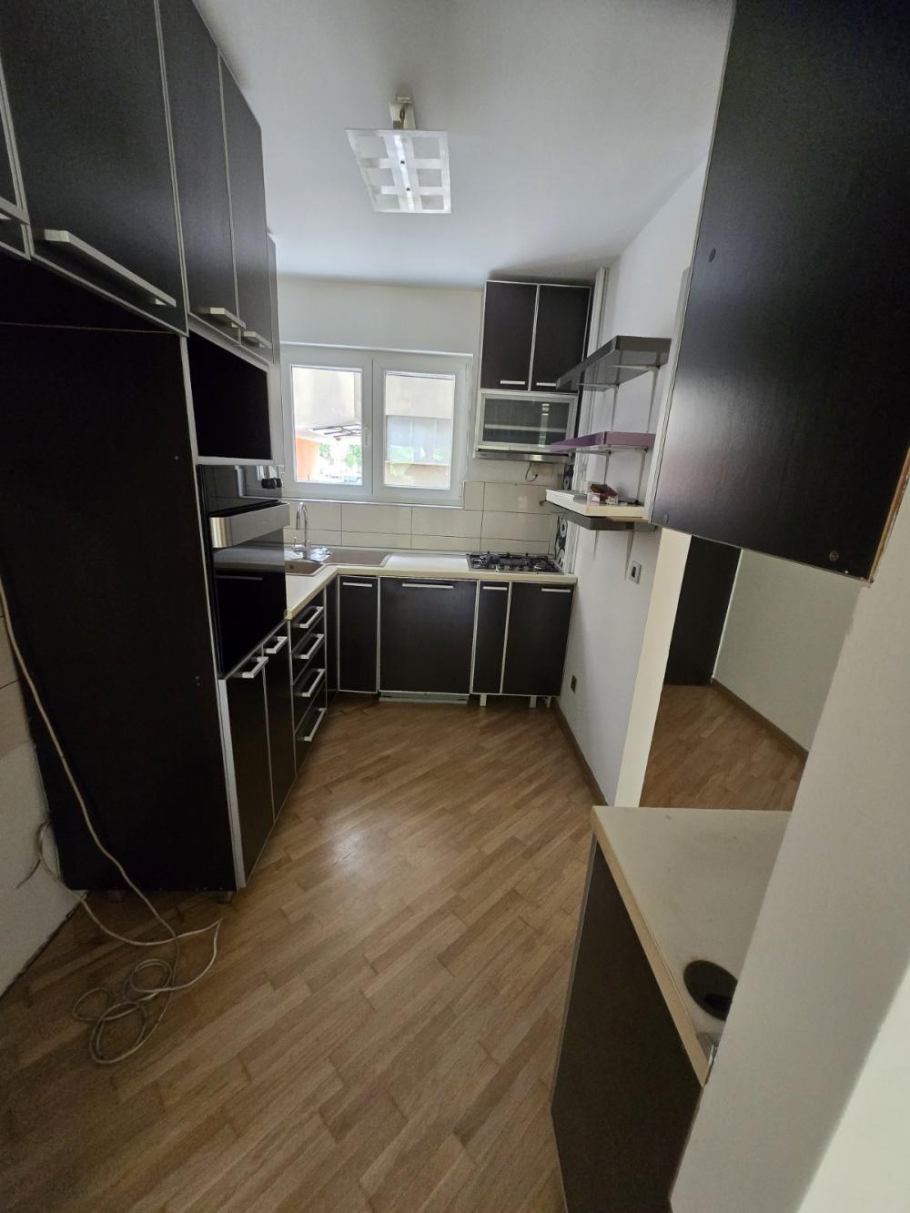 Stan na prodaju u Beogradu, Novi Beograd blok 33 (Genex kula), dvoiposoban, 62m2, cena 207000 evra