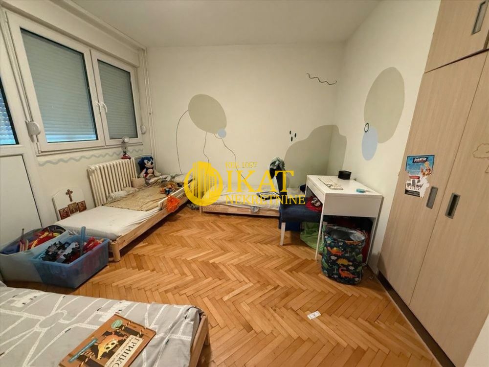 Stan na prodaju u Beogradu, Novi Beograd, trosoban, 80m2, cena 285000 evra