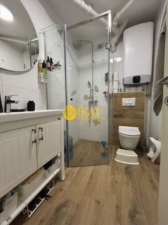 Stan na prodaju u Beogradu, Novi Beograd, trosoban, 80m2, cena 285000 evra