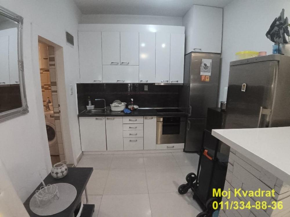 Stan na prodaju u Beogradu, Novi Beograd blok 62, dvosoban, 47m2, cena 190000 evra
