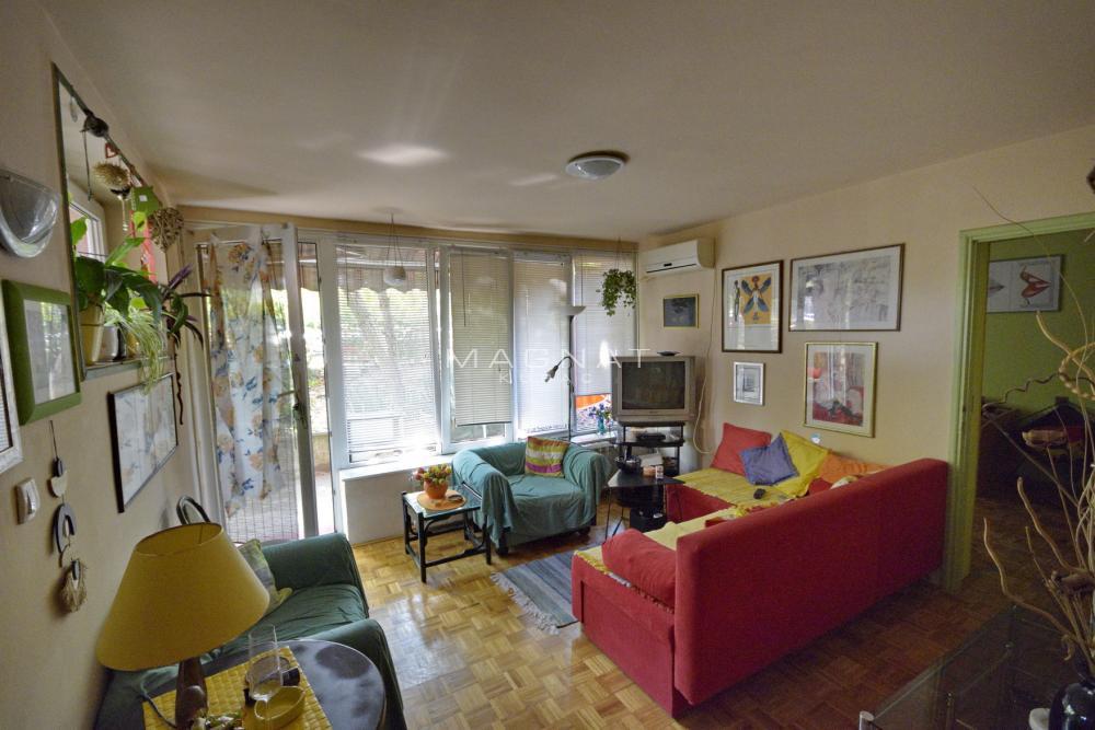 Stan na prodaju u Beogradu, Novi Beograd, cetvorosoban, 100m2, cena 250000 evra