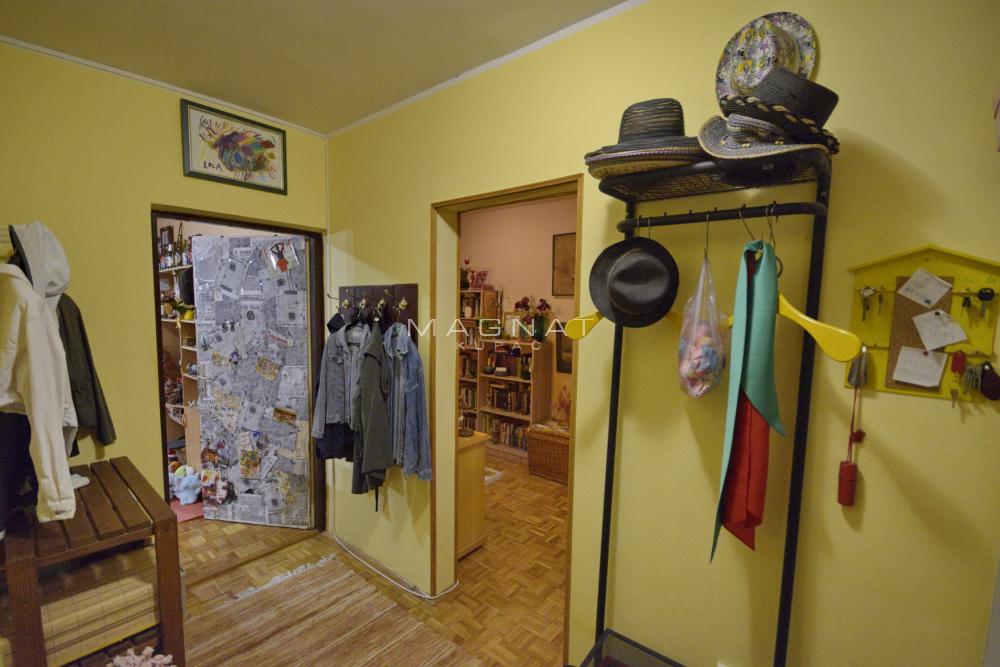 Stan na prodaju u Beogradu, Novi Beograd, cetvorosoban, 100m2, cena 250000 evra