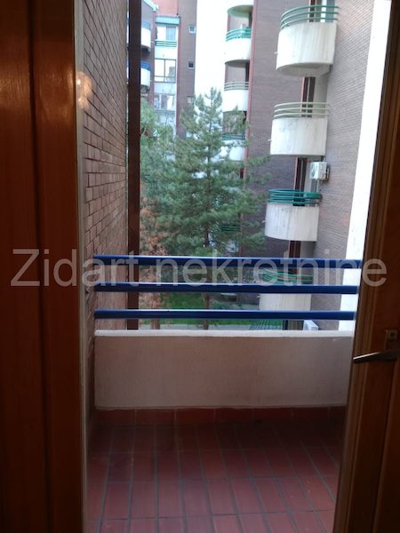 Stan na prodaju u Beogradu, Čukarica, trosoban, 84m2, cena 260000 evra