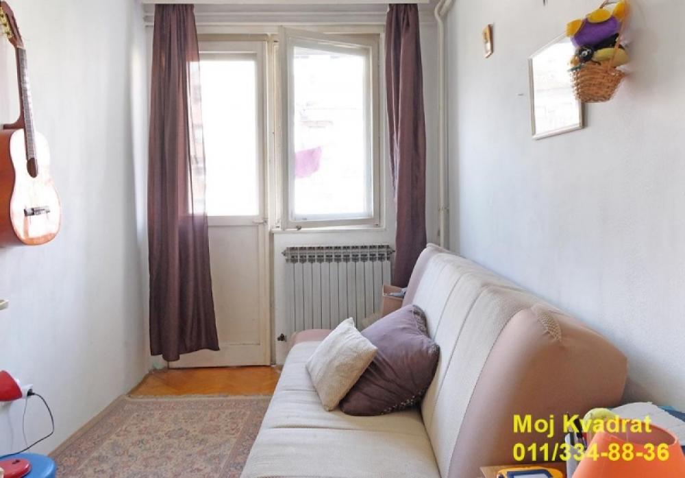 Stan na prodaju u Beogradu, Karaburma, trosoban, 68m2, cena 170000 evra