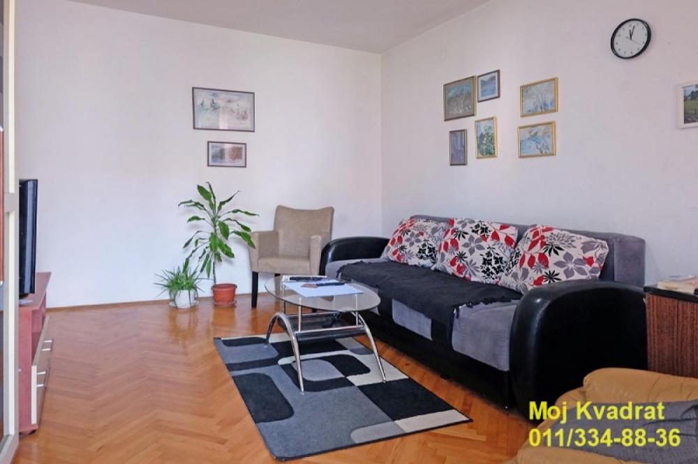 Stan na prodaju u Beogradu, Karaburma, trosoban, 68m2, cena 170000 evra