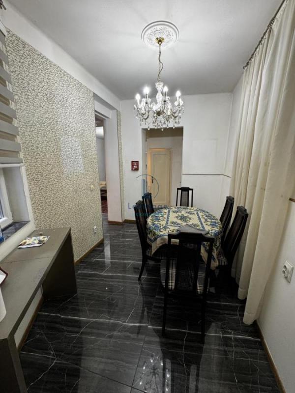 Stan na prodaju u Beogradu, Slavija, dvosoban, 75m2, cena 285000 evra