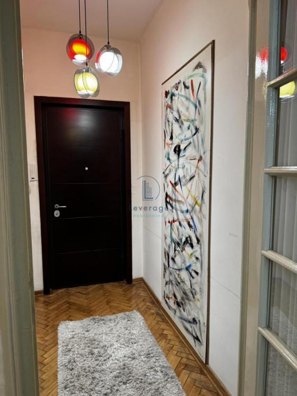 Stan na prodaju u Beogradu, Slavija, dvosoban, 75m2, cena 285000 evra