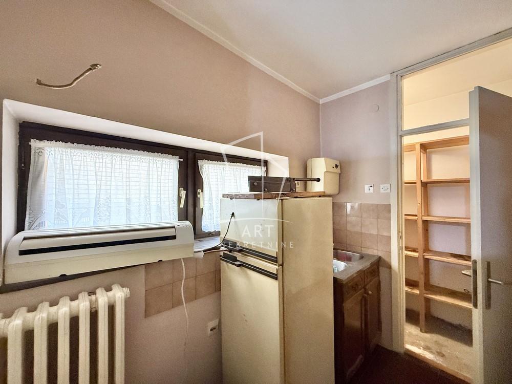 Stan na prodaju u Beogradu, Mirijevo, trosoban, 70m2, cena 160000 evra
