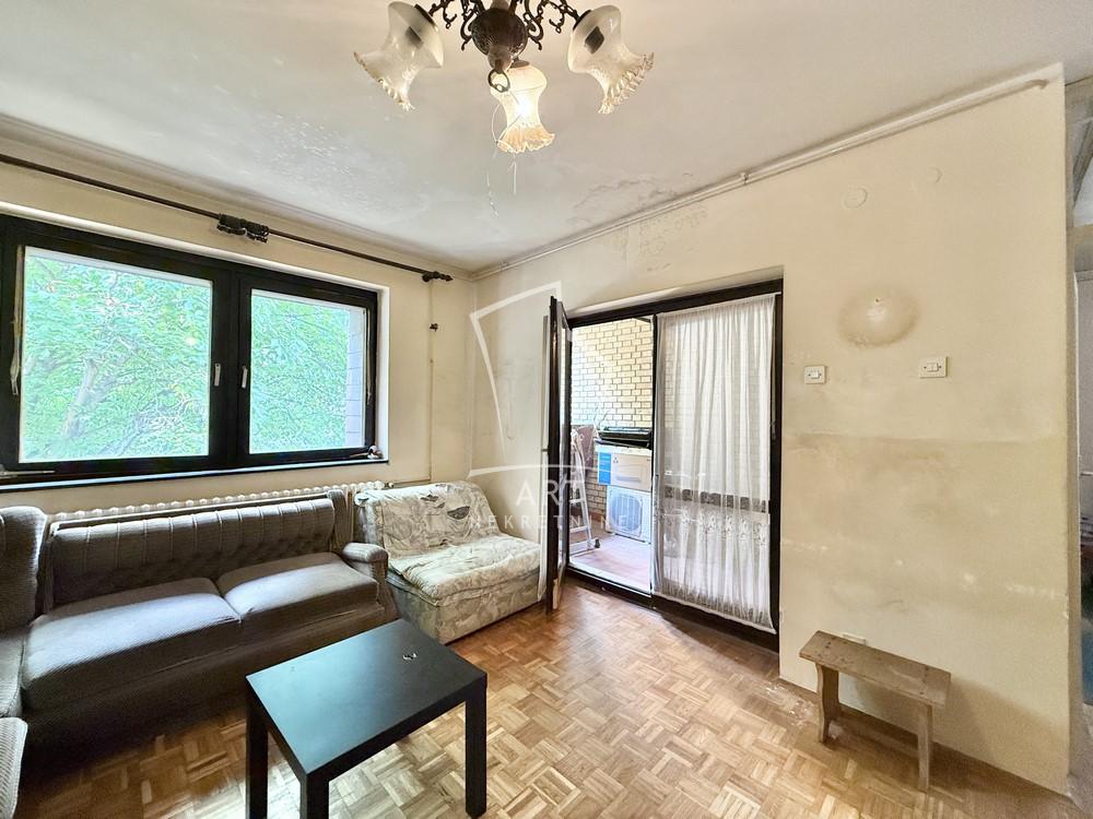 Stan na prodaju u Beogradu, Mirijevo, trosoban, 70m2, cena 160000 evra