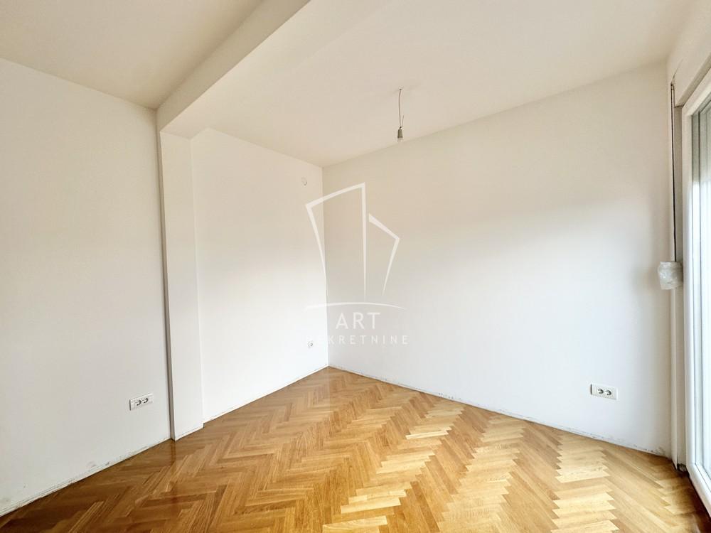Stan na prodaju u Beogradu, Pašino brdo, trosoban, 75m2, cena 252000 evra