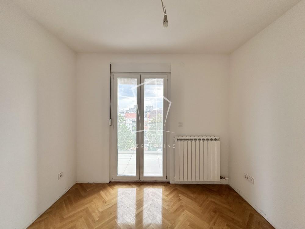 Stan na prodaju u Beogradu, Pašino brdo, trosoban, 75m2, cena 252000 evra