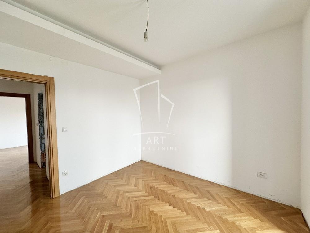 Stan na prodaju u Beogradu, Pašino brdo, trosoban, 75m2, cena 252000 evra
