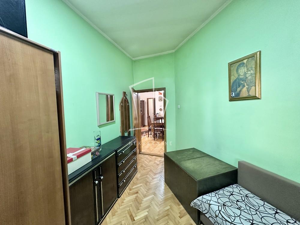 Stan na prodaju u Beogradu, Banovo brdo, trosoban, 59m2, cena 140990 evra