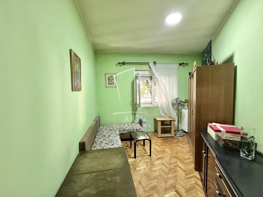 Stan na prodaju u Beogradu, Banovo brdo, trosoban, 59m2, cena 140990 evra