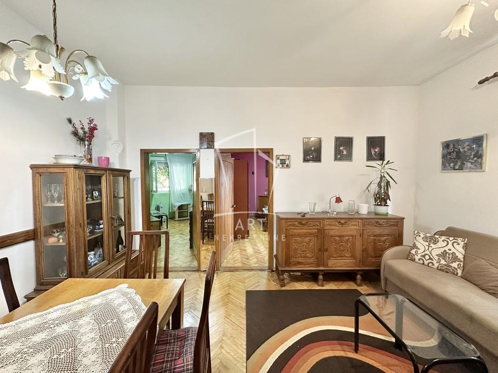 Stan na prodaju u Beogradu, Banovo brdo, trosoban, 59m2, cena 140990 evra