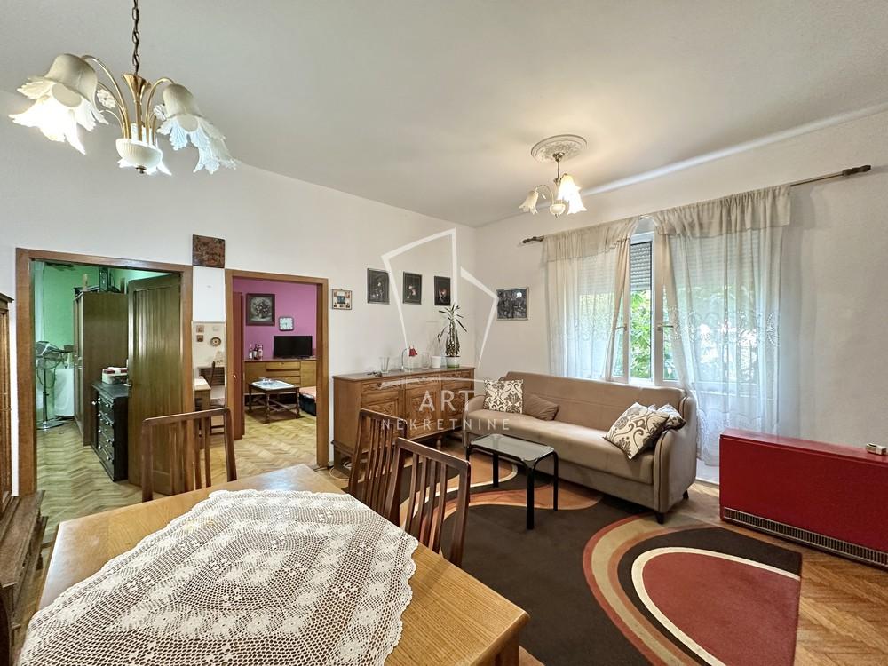 Stan na prodaju u Beogradu, Banovo brdo, trosoban, 59m2, cena 140990 evra