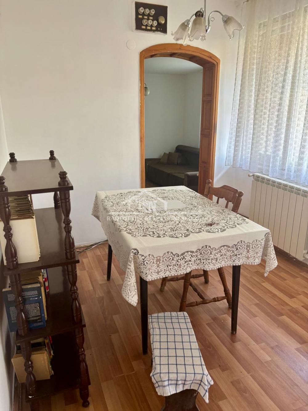 Stan na prodaju u Beogradu, Petlovo brdo, dvoiposoban, 56m2, cena 110000 evra