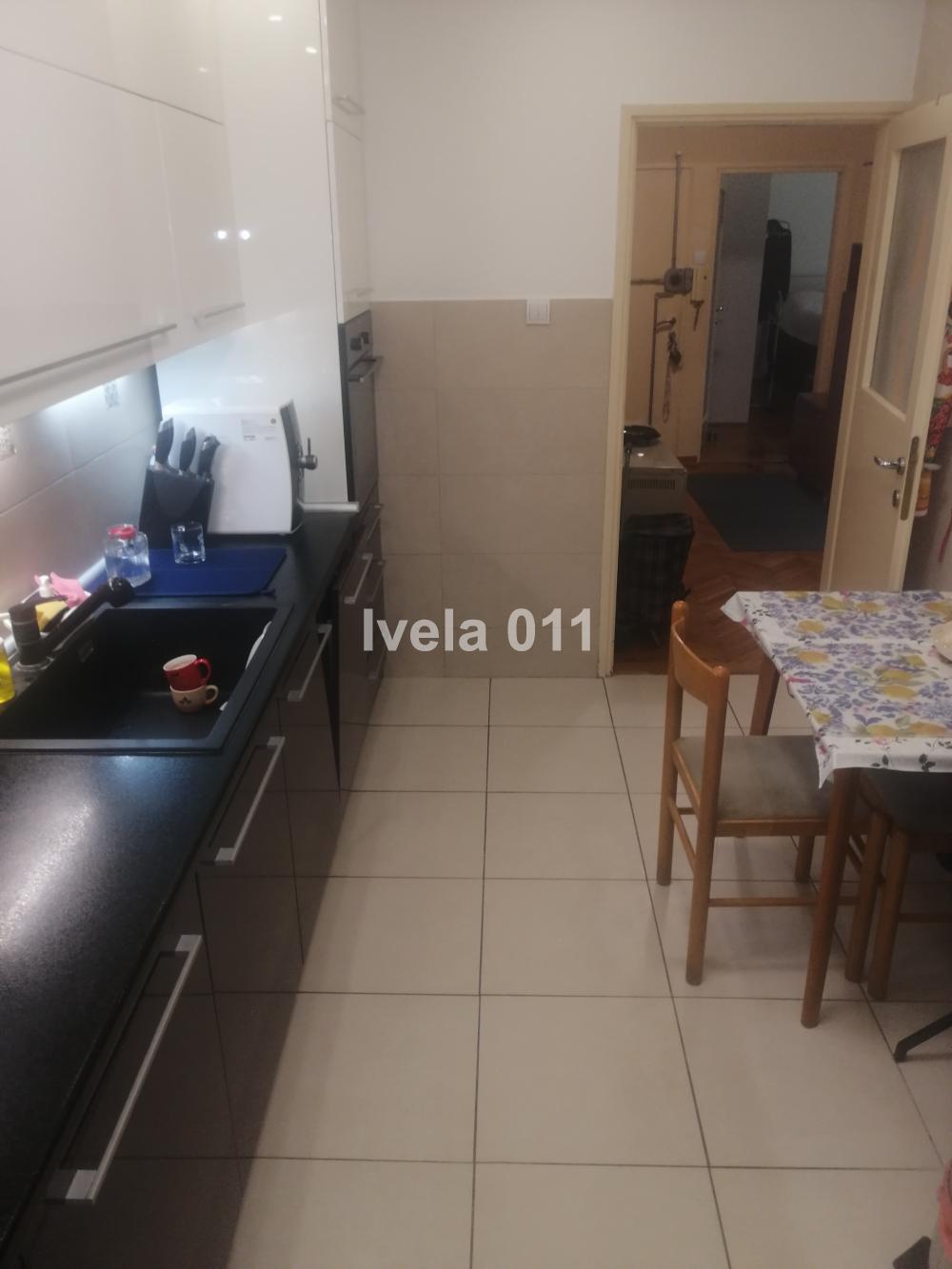 Stan na prodaju u Beogradu, Braće Jerković, trosoban, 69m2, cena 199900 evra