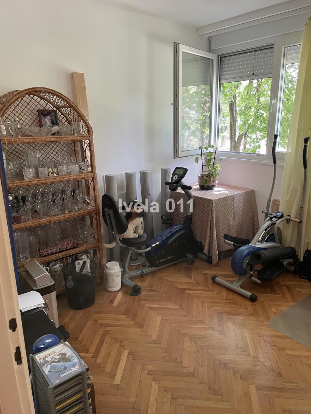 Stan na prodaju u Beogradu, Braće Jerković, trosoban, 69m2, cena 199900 evra