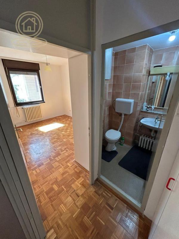 Stan na prodaju u Beogradu, Cerak, troiposoban, 87m2, cena 189900 evra