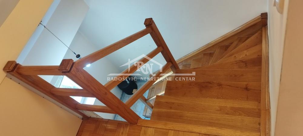 Stan na prodaju u Beogradu, Novi Beograd, jednoiposoban, 46m2, cena 115000 evra