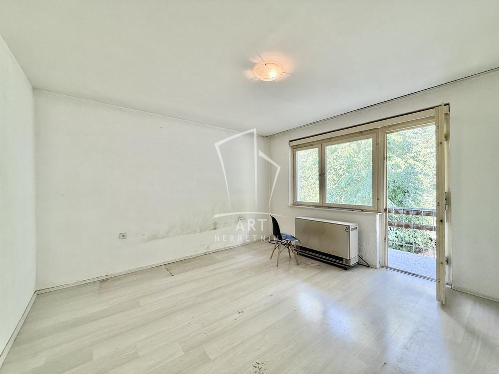 Stan na prodaju u Beogradu, Čukarica, trosoban, 76m2, cena 150000 evra