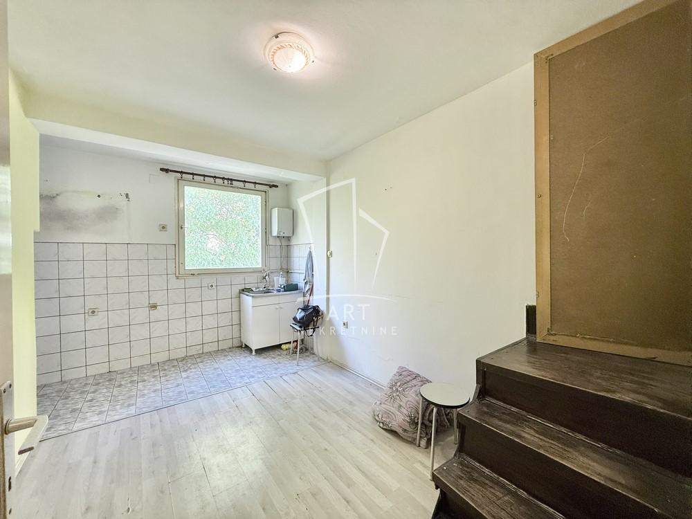 Stan na prodaju u Beogradu, Čukarica, trosoban, 76m2, cena 150000 evra