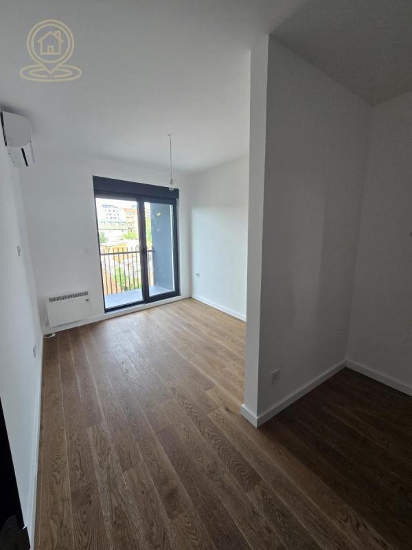 Stan na prodaju u Beogradu, Cvetkova pijaca, dvoiposoban, 60m2, cena 159000 evra