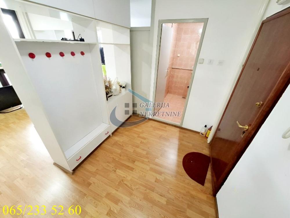 Stan na prodaju u Beogradu, Čukarica, trosoban, 87m2, cena 190000 evra
