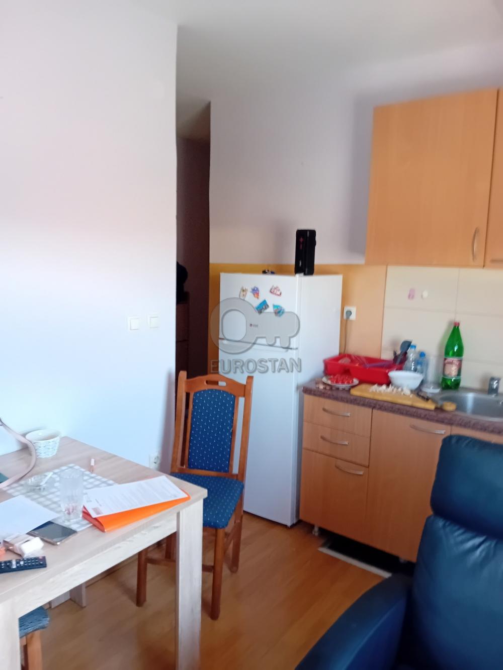 Stan na prodaju u Beogradu, Borča, jednosoban, 24m2, cena 61000 evra