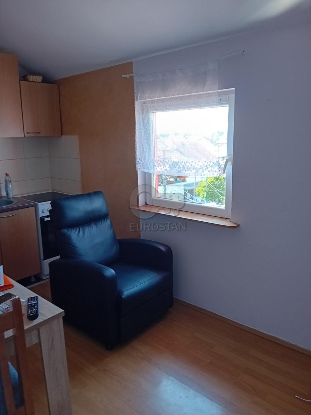 Stan na prodaju u Beogradu, Borča, jednosoban, 24m2, cena 61000 evra