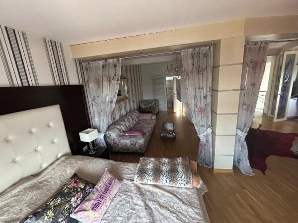 Stan na prodaju u Beogradu, Crveni Krst, trosoban, 126m2, cena 466000 evra