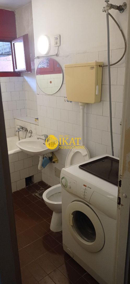Stan na prodaju u Beogradu, Banjica, jednoiposoban, 38m2, cena 120000 evra