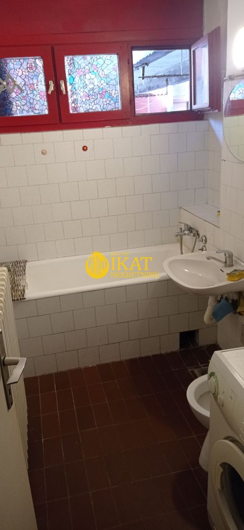 Stan na prodaju u Beogradu, Banjica, jednoiposoban, 38m2, cena 120000 evra