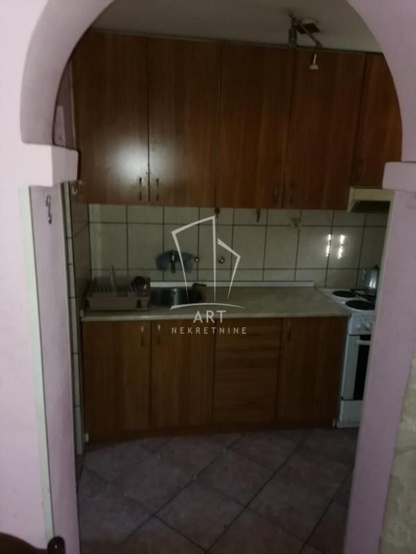 Stan na prodaju u Beogradu, Surčin, trosoban, 77m2, cena 112000 evra
