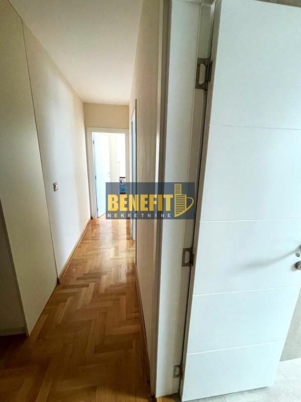 Stan na prodaju u Beogradu, Pašino brdo, trosoban, 80m2, cena 304000 evra